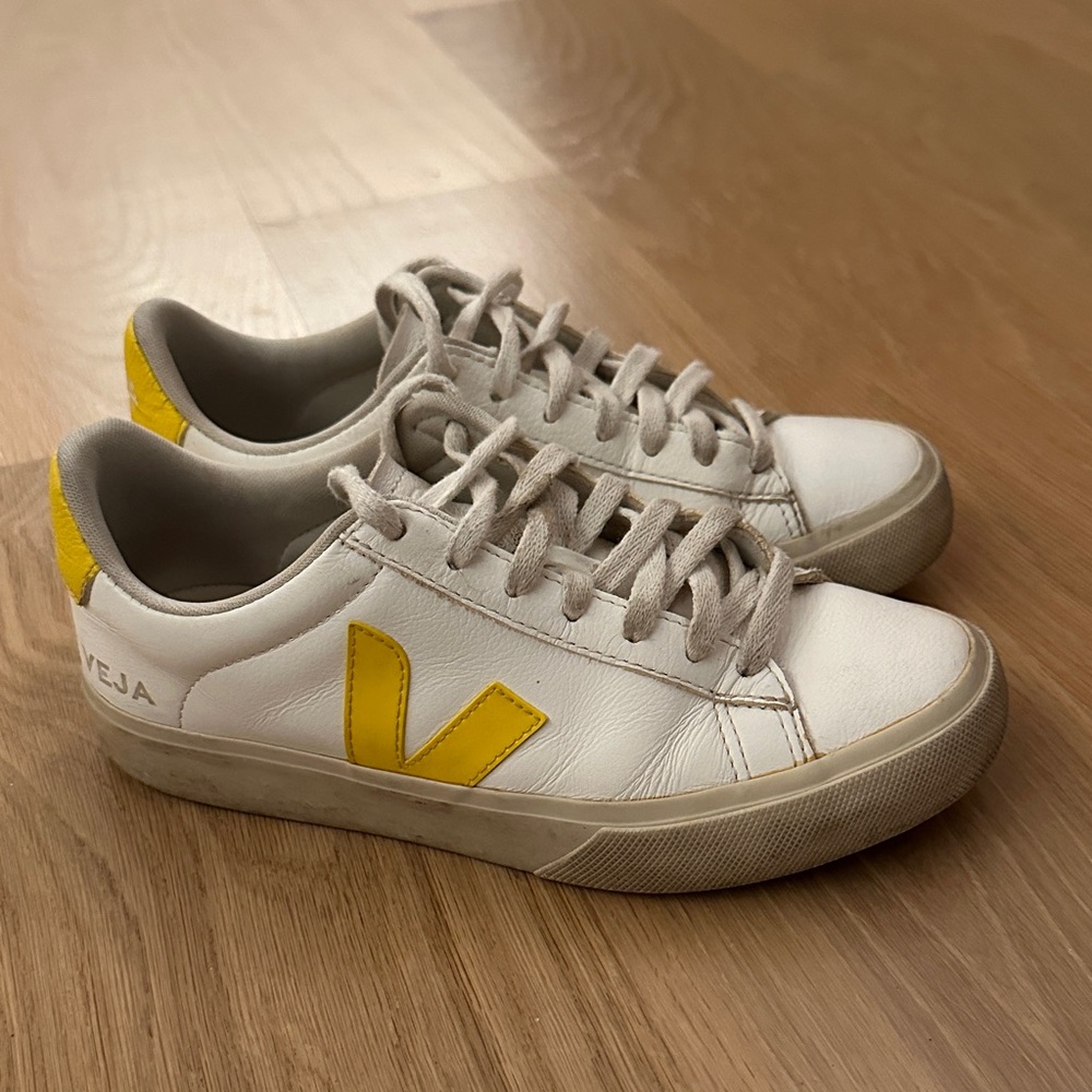 Veja CAMPO chrome free leather size 37